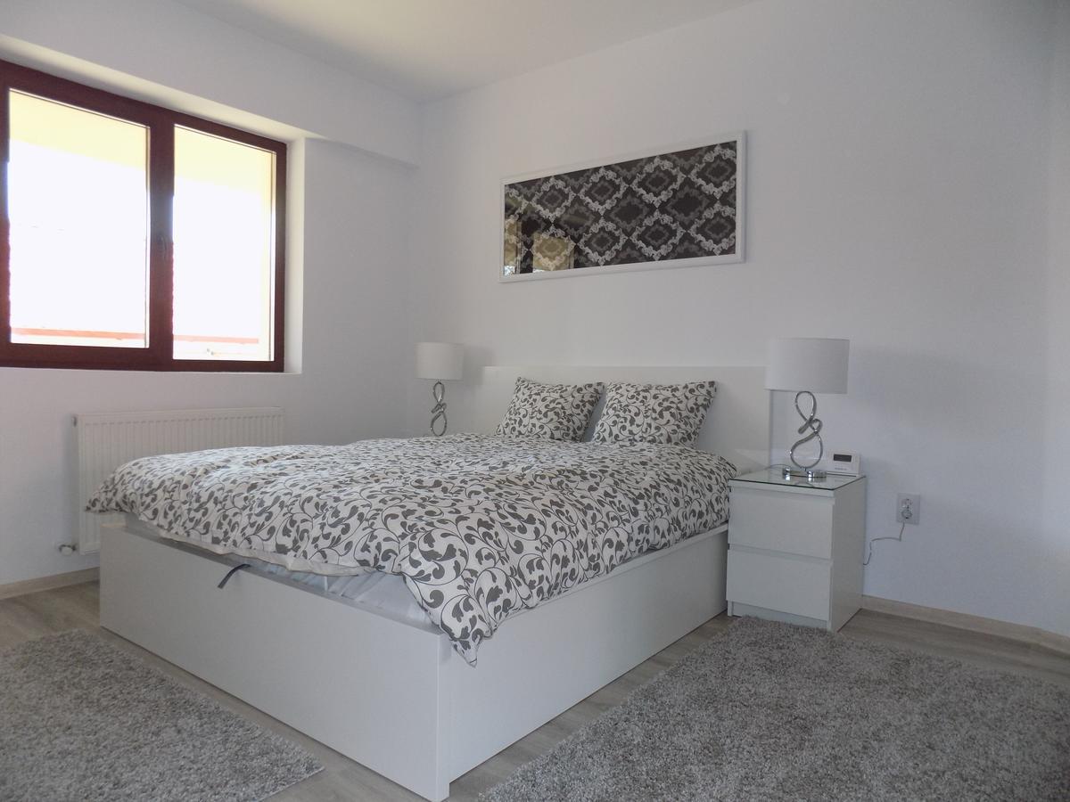 Rivera Apartments-Palasmall Iasi Buitenkant foto