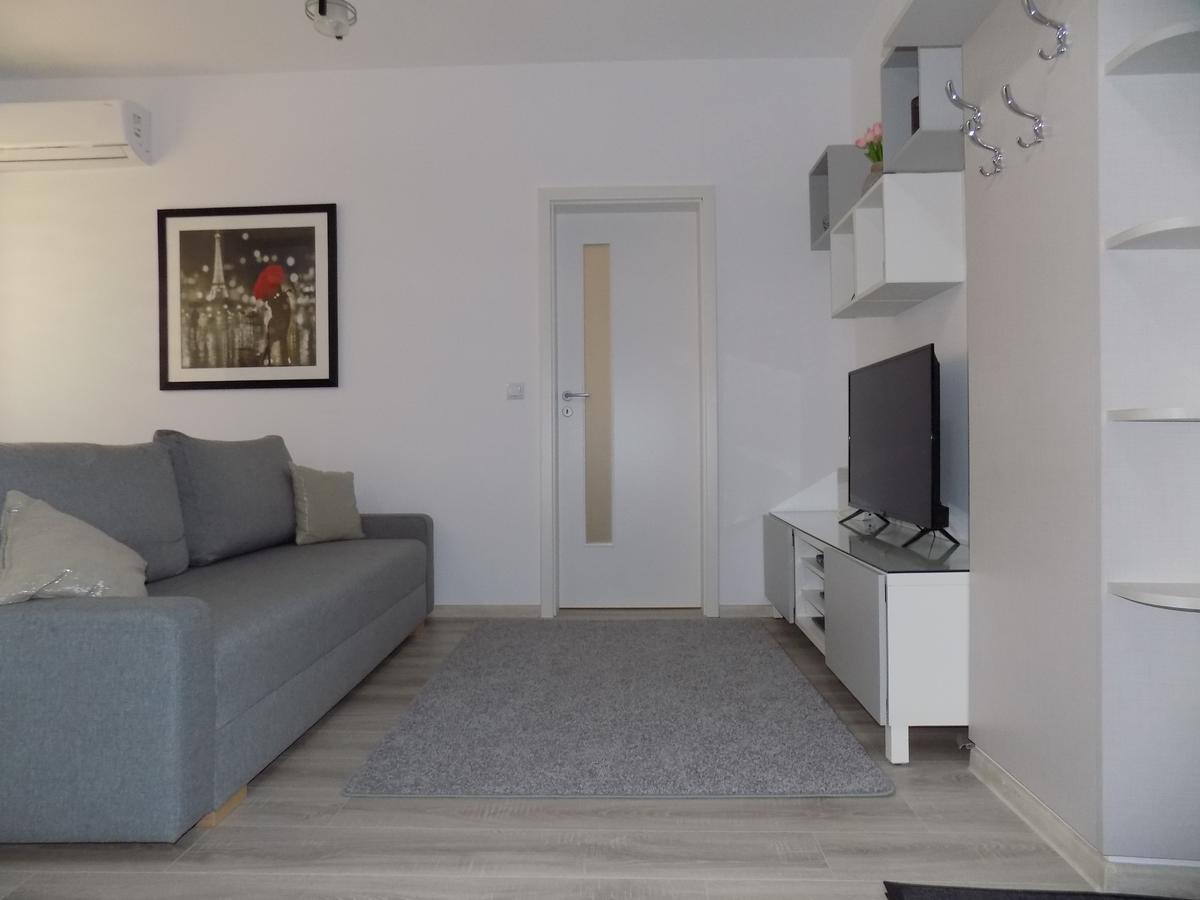 Rivera Apartments-Palasmall Iasi Buitenkant foto